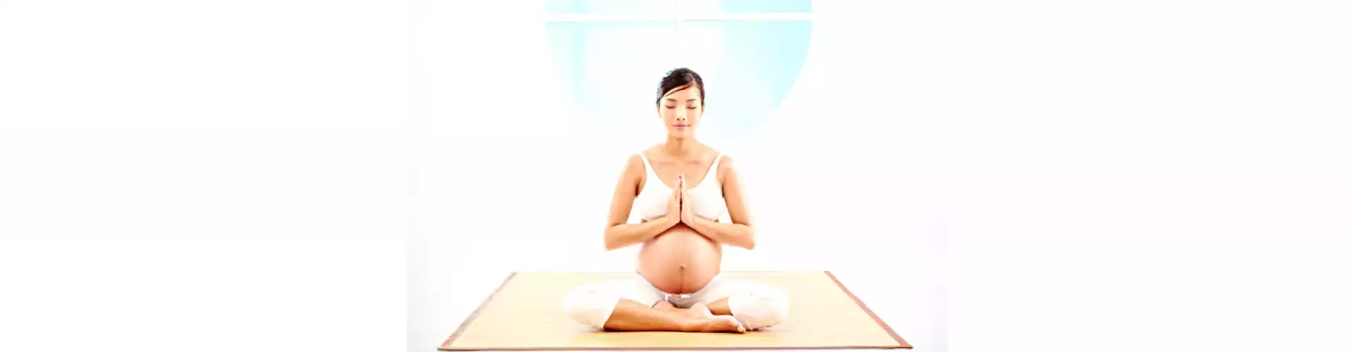 Yoga prenatal - Online Class by Sera Melini